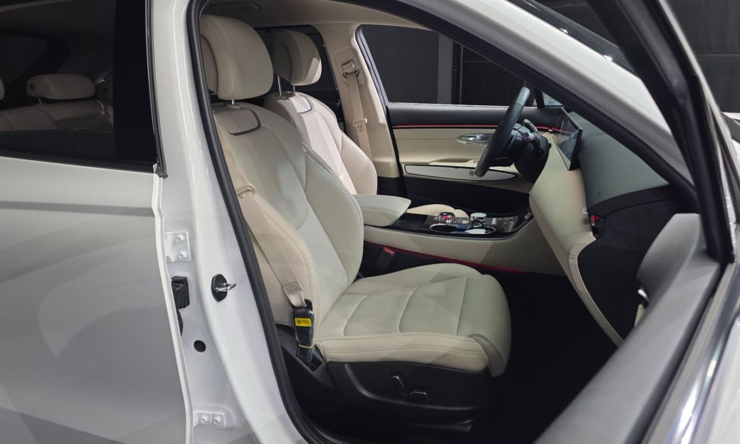 Genesis GV70 2.5T Gasoline AWD, 2025