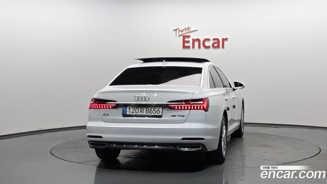 Audi A6 45 TFSI, 2023