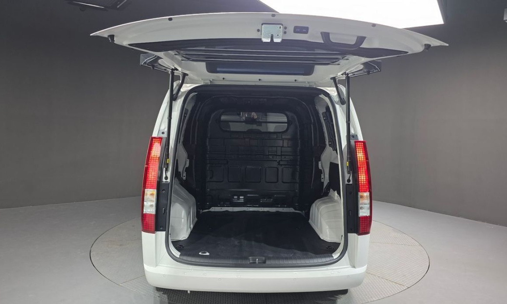 Hyundai Staria Cargo 5-Seater, 2025