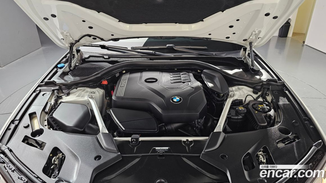 BMW 5-Series 520i M Sport, 2022