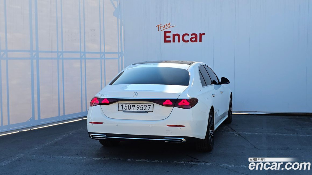 Mercedes-Benz E-Class E200 Avantgarde, 2025