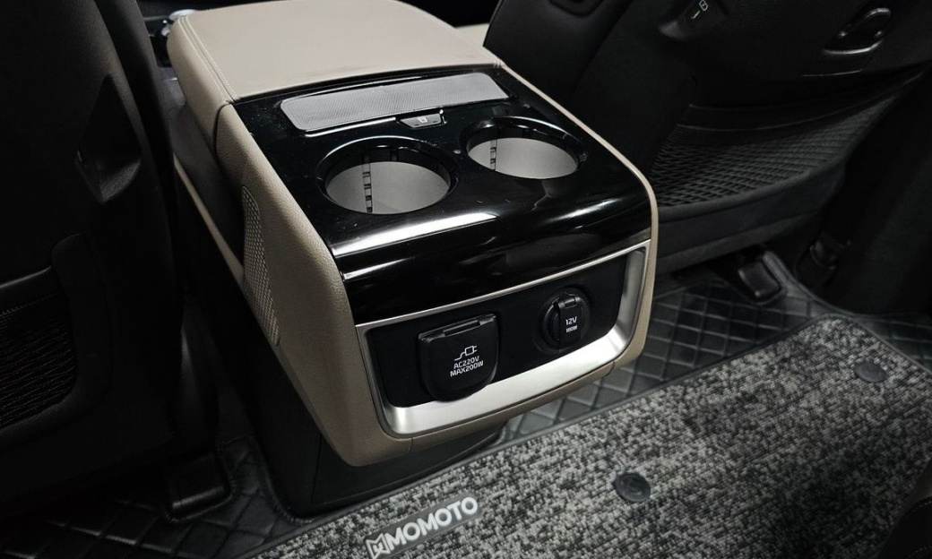 Kia Carnival 9-Seater Gravity, 2025