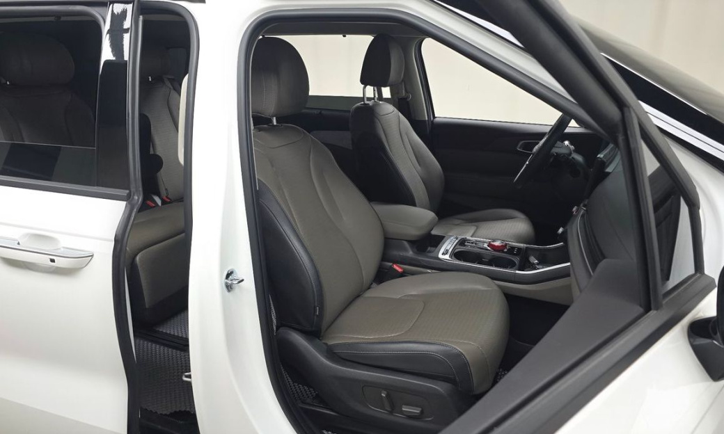 Kia Carnival 7-Seater Noblesse, 2025