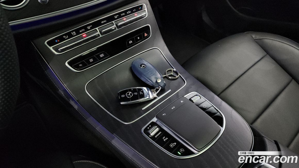 Mercedes-Benz E-Class E220d 4MATIC AMG Line, 2023
