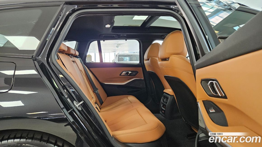 BMW 3-Series 320d Touring M Sport, 2025