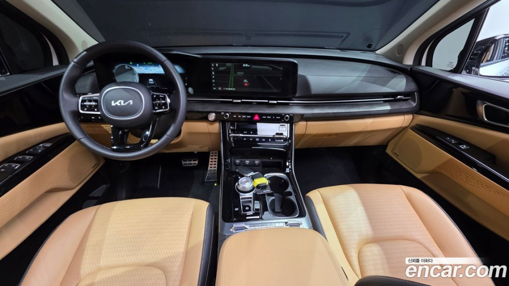 Kia Carnival 7-Seater Outdoor, 2023