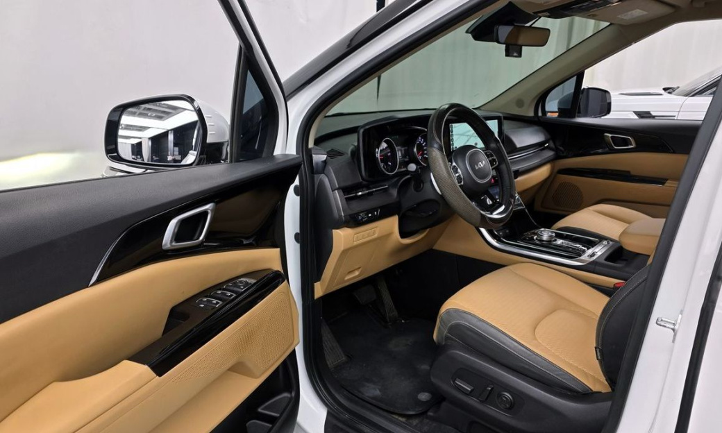 Kia Carnival 7-Seater Noblesse, 2023