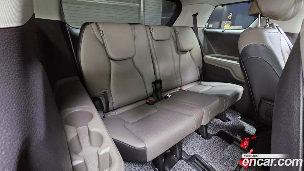 Kia Carnival 7-Seater Gravity, 2024