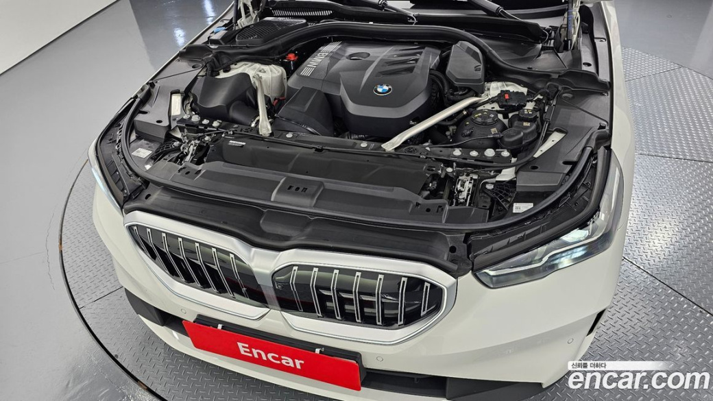 BMW 5-Series 530i xDrive, 2024