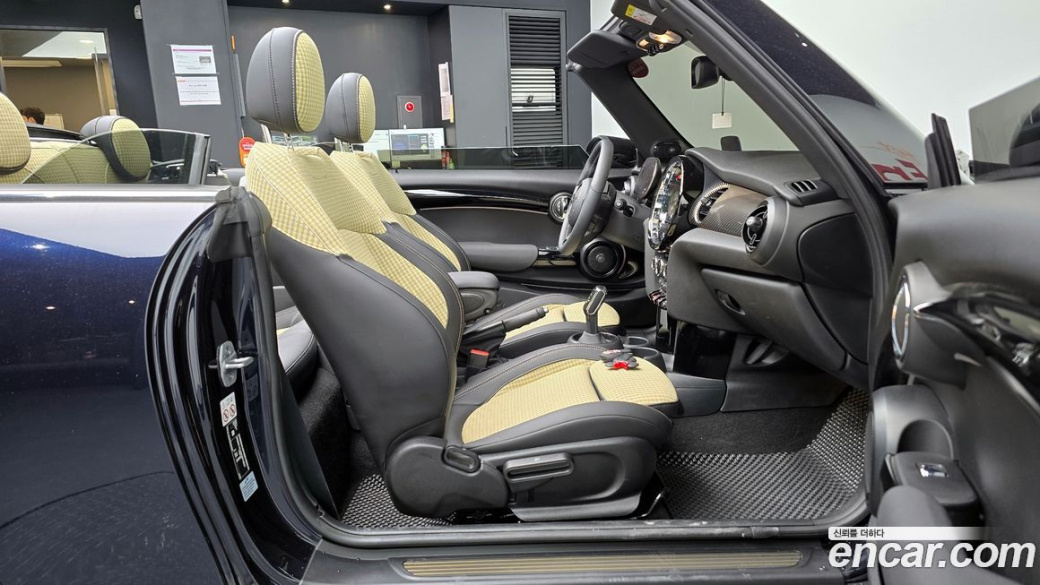 Mini Cooper Convertible Resolute Edition, 2024