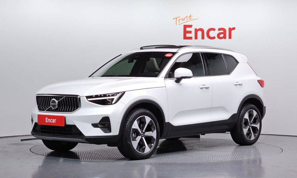 Volvo XC40 B4 Ultra Bright, 2025