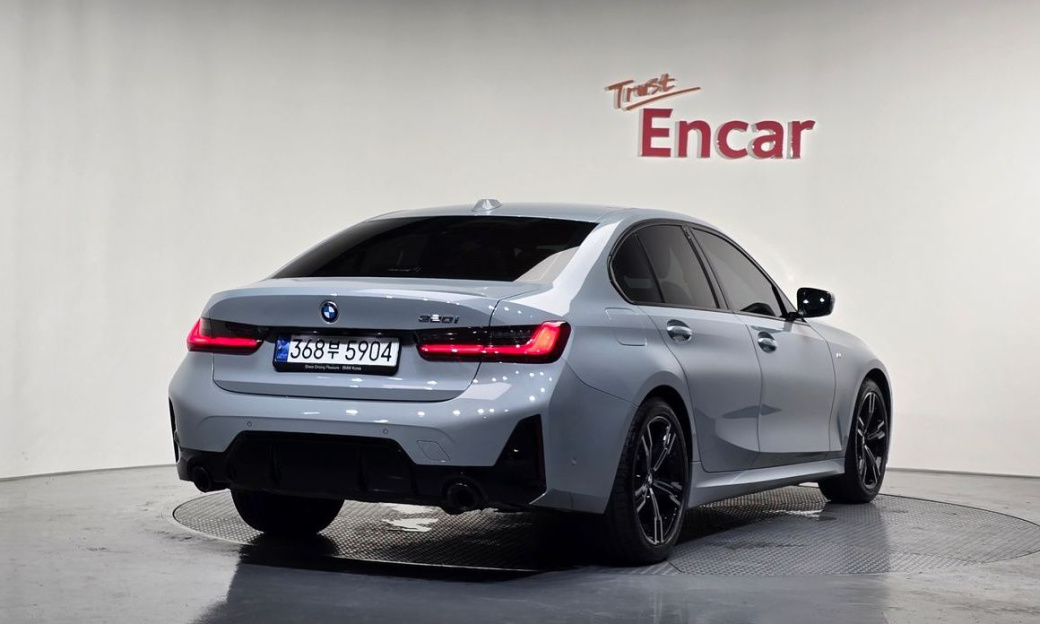 BMW 3-Series 320i M Sport, 2023