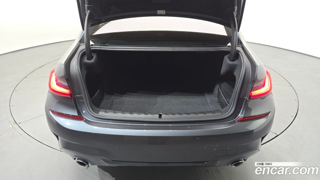 BMW 3-Series 320i M Sport, 2022