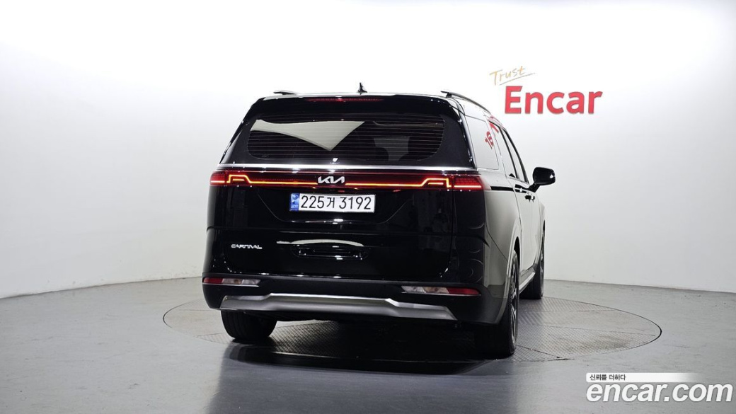 Kia Carnival 7-Seater Signature, 2023