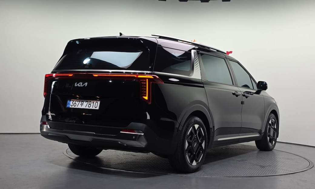 Kia Carnival 9-Seater Signature, 2025