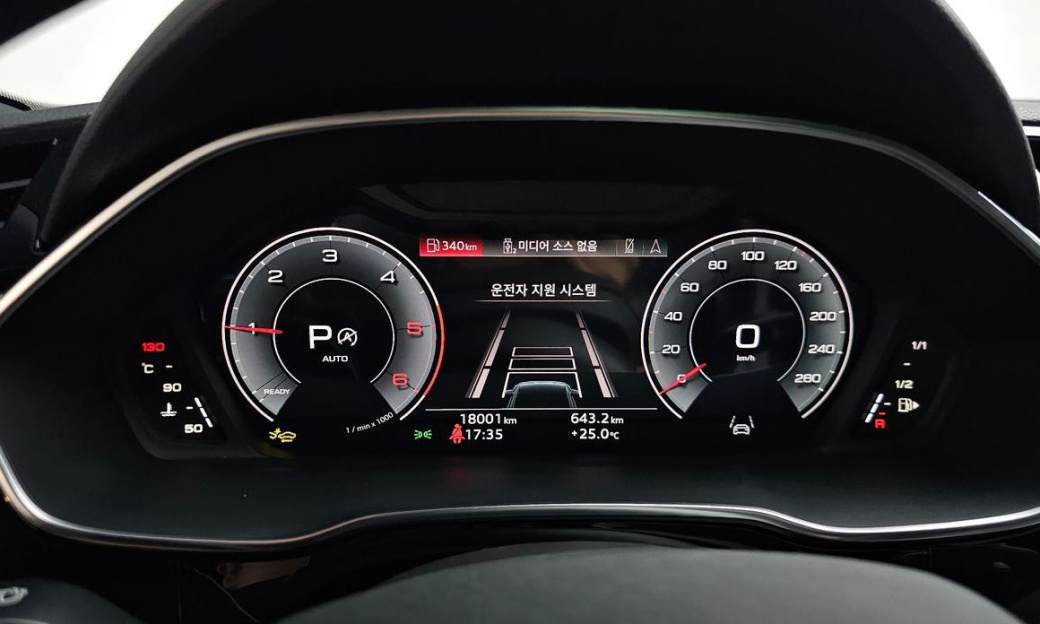 Audi Q3 35 TDI Premium, 2025