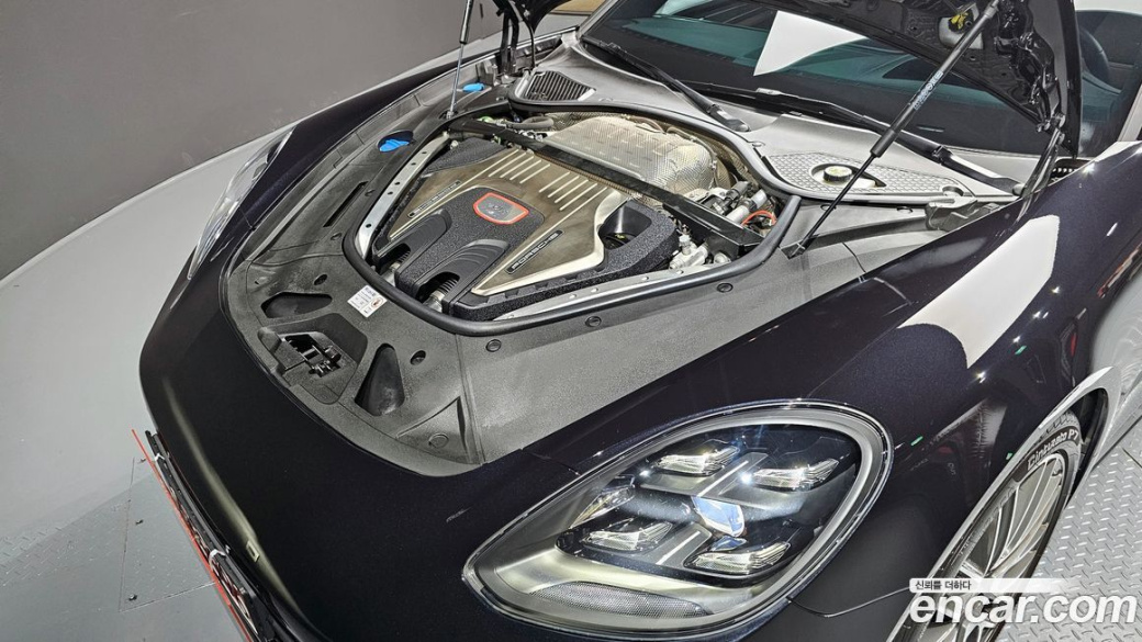Porsche Panamera 4.0 GTS, 2023
