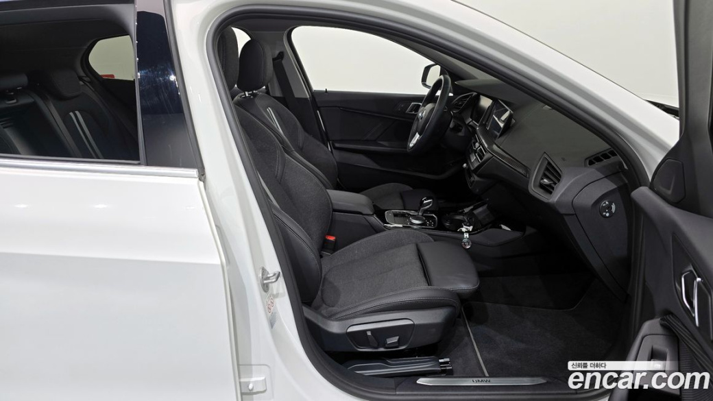 BMW 1-Series 120i Sports, 2024