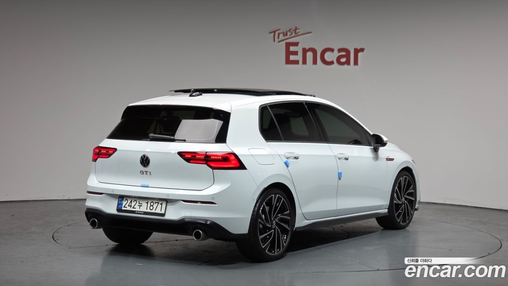 Volkswagen Golf 2.0 GTI, 2024