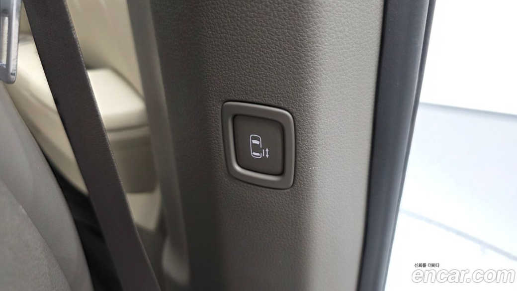 Kia Carnival 7-Seater Signature, 2024