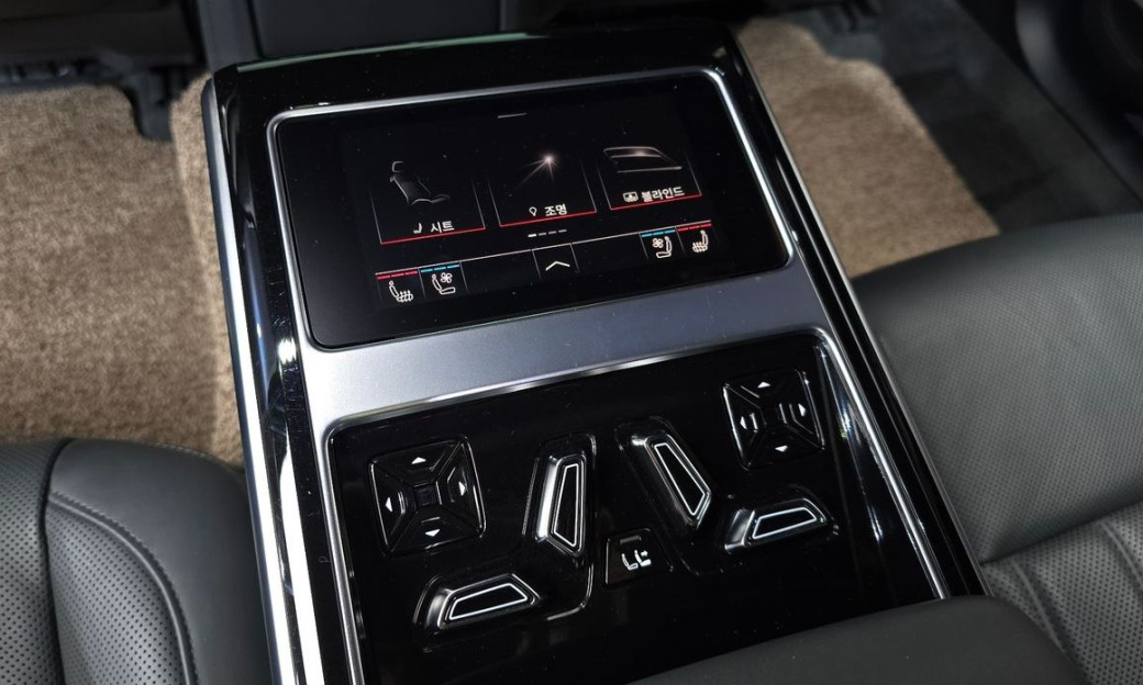 Audi A8 55 TFSI Quattro LWB, 2021
