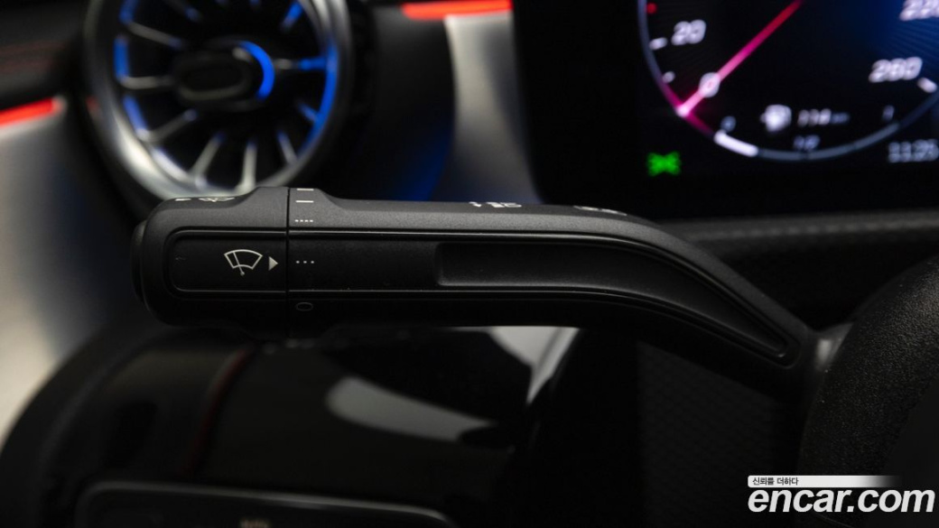 Mercedes-Benz CLA-Class CLA250 4MATIC, 2025