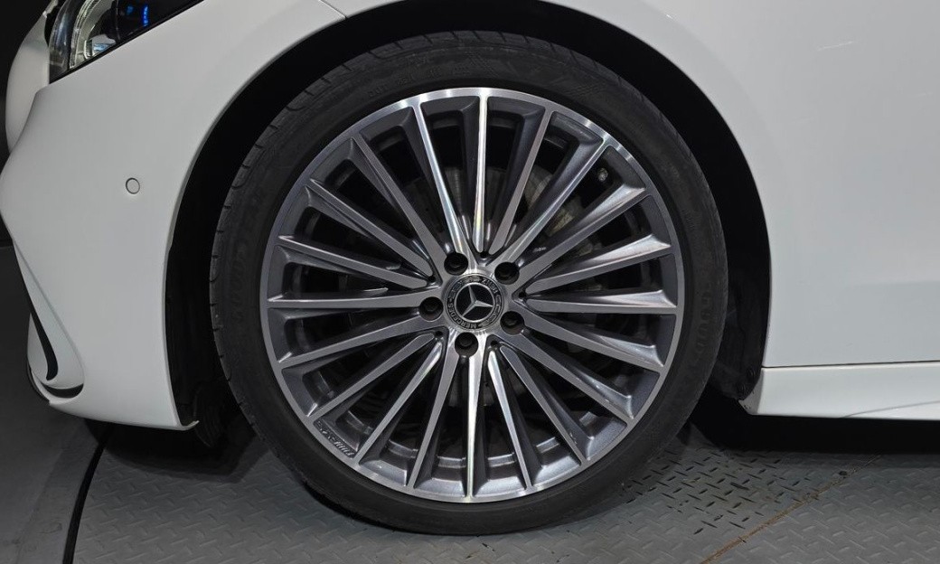 Mercedes-Benz C-Class C300 4MATIC AMG Line, 2023