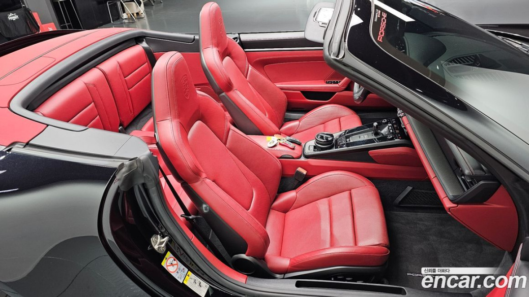 Porsche 911 Carrera 4 GTS Cabriolet, 2022