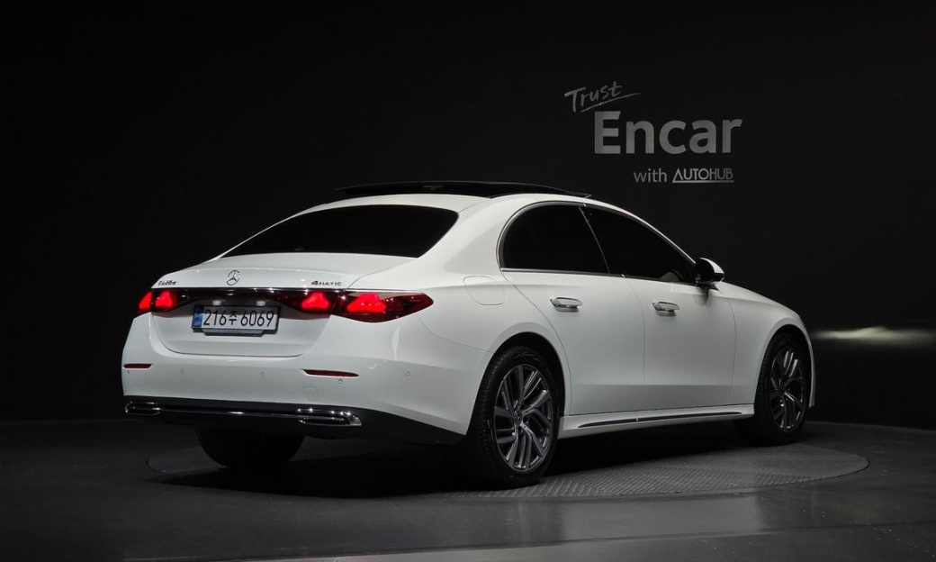 Mercedes-Benz E-Class E220d 4MATIC Exclusive, 2024