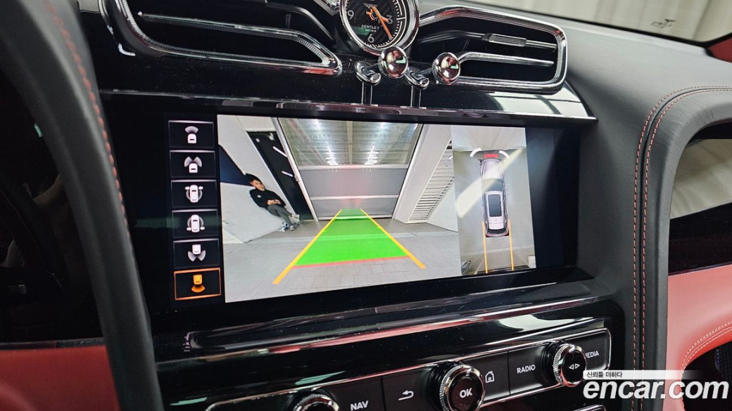 Bentley Bentayga 4.0 V8 Azure, 2023