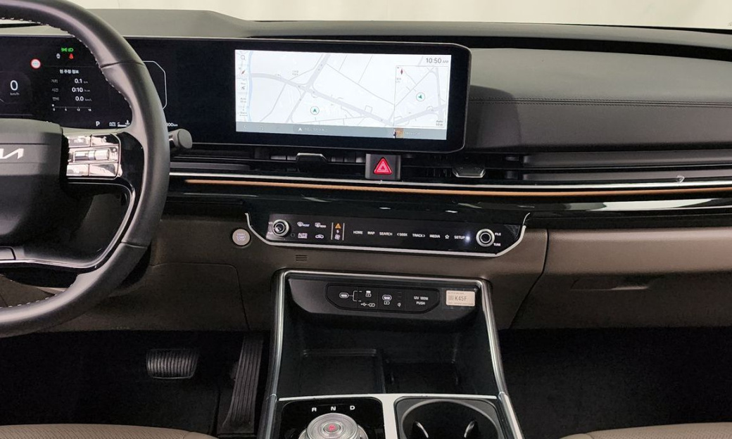 Kia Carnival 7-Seater Gravity, 2025
