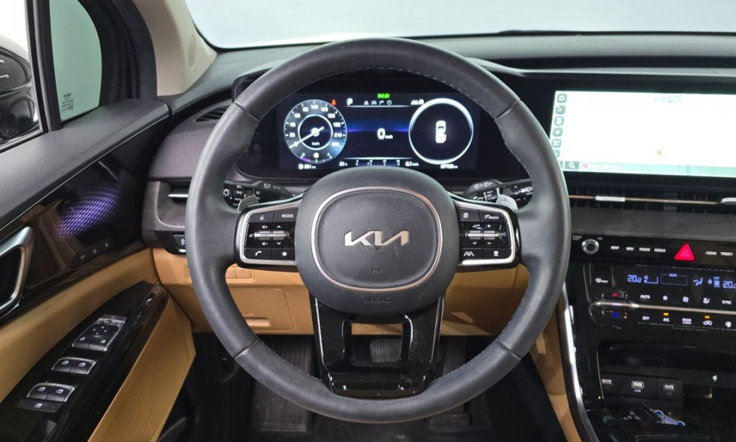 Kia Carnival 9-Seater Signature, 2023