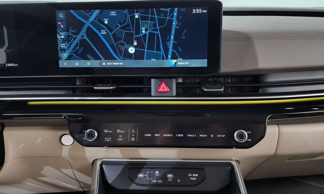 Kia Carnival 7-Seater Gravity, 2024