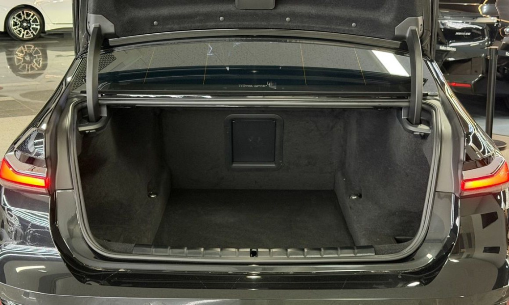BMW 7-Series 740i xDrive M Sport, 2025