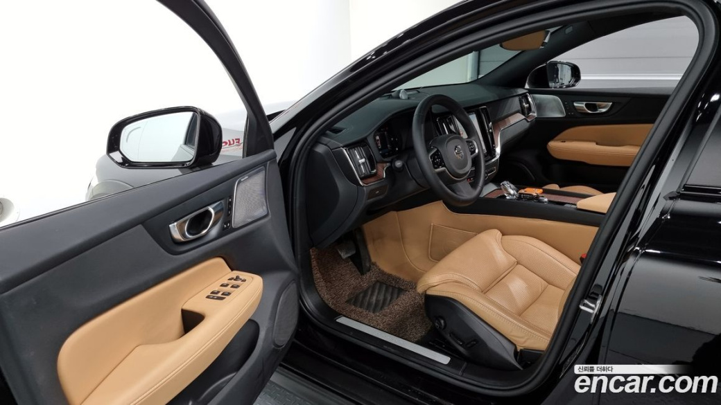 Volvo V60 B5 Ultimate AWD, 2024