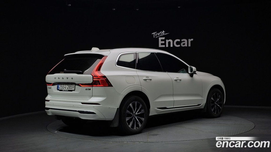 Volvo XC60 B5 Ultimate Bright, 2024
