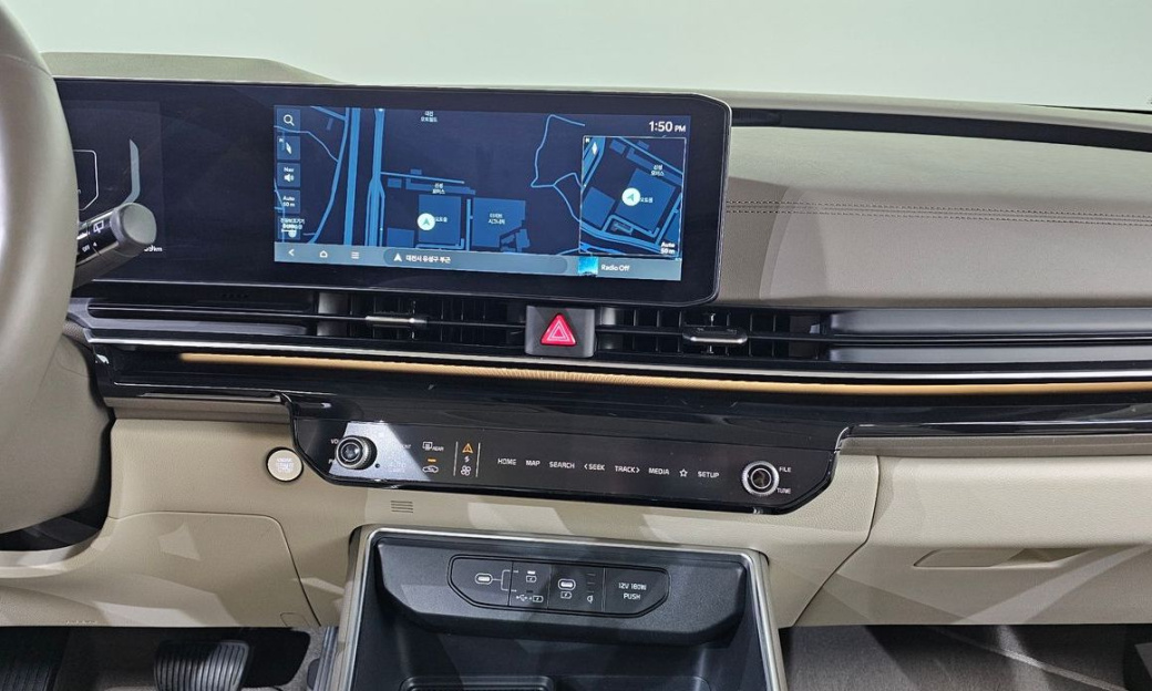 Kia Carnival 7-Seater Gravity, 2025