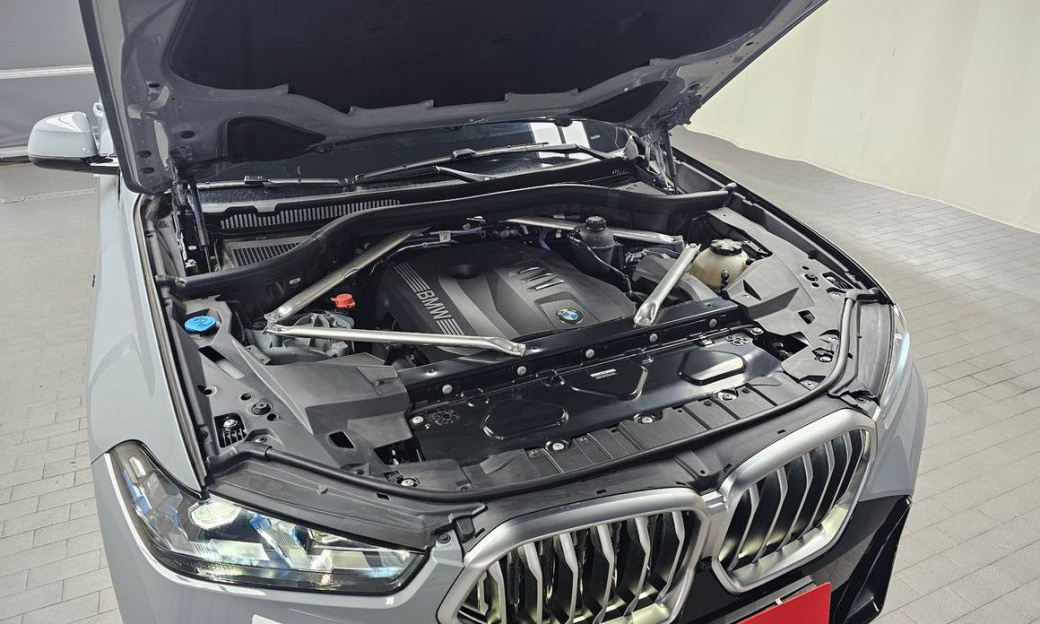 BMW X6 xDrive40i M Sport, 2024