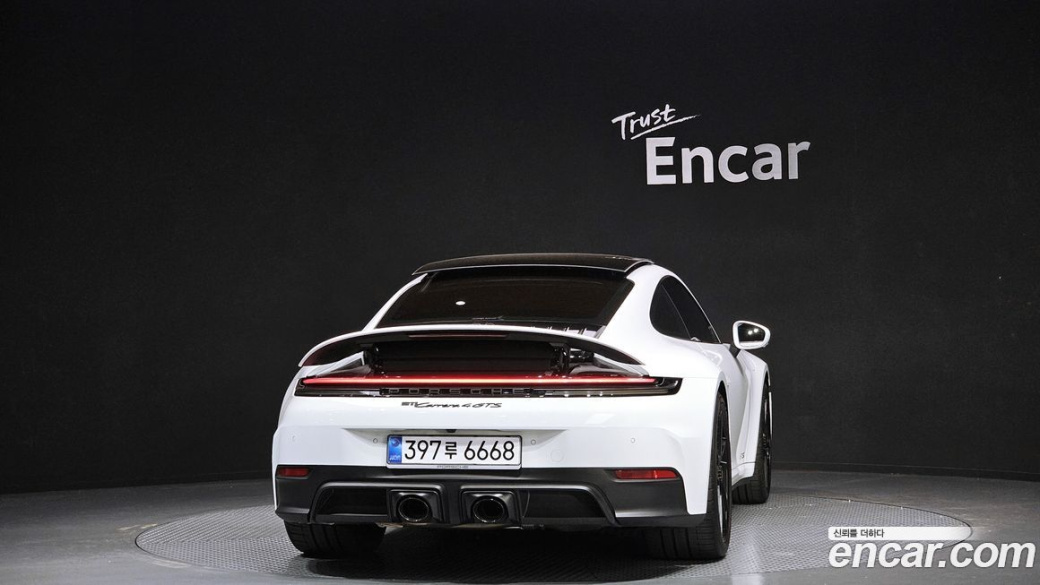 Porsche 911 Carrera 4 GTS, 2026
