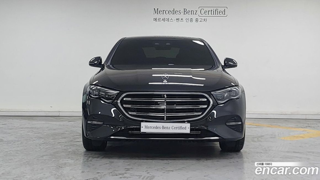 Mercedes-Benz E-Class E300 4MATIC Exclusive, 2025