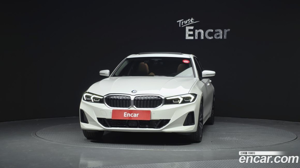 BMW 3-Series 320i, 2025