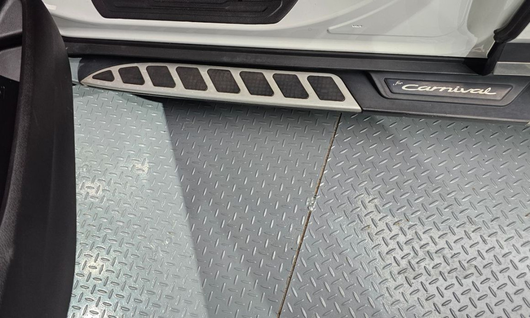 Kia Carnival 7-Seater Signature, 2022