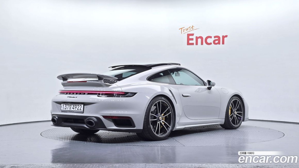 Porsche 911 Turbo S, 2022