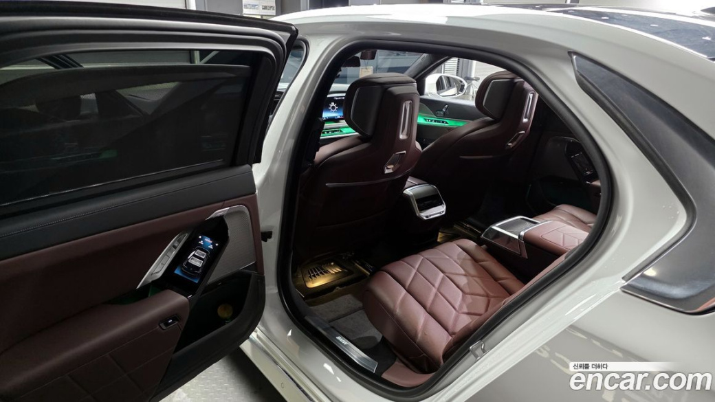 BMW 7-Series 740i sDrive Design Pure Excellence, 2023