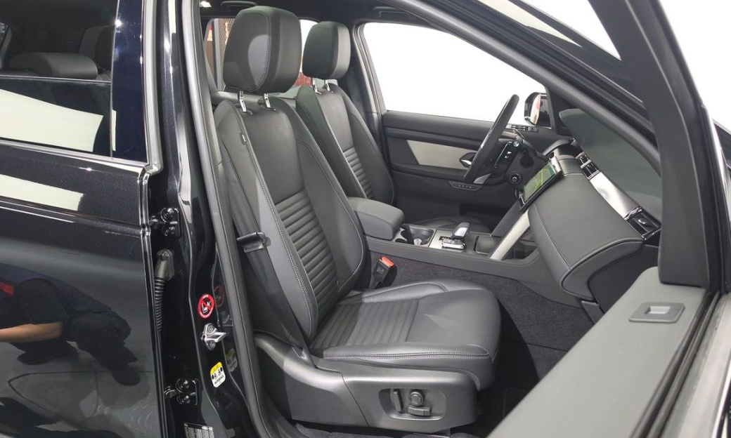 Land Rover Discovery Sport P250 Dynamic SE, 2025