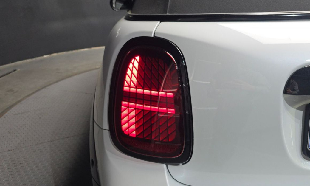 Mini Cooper Convertible JCW, 2026