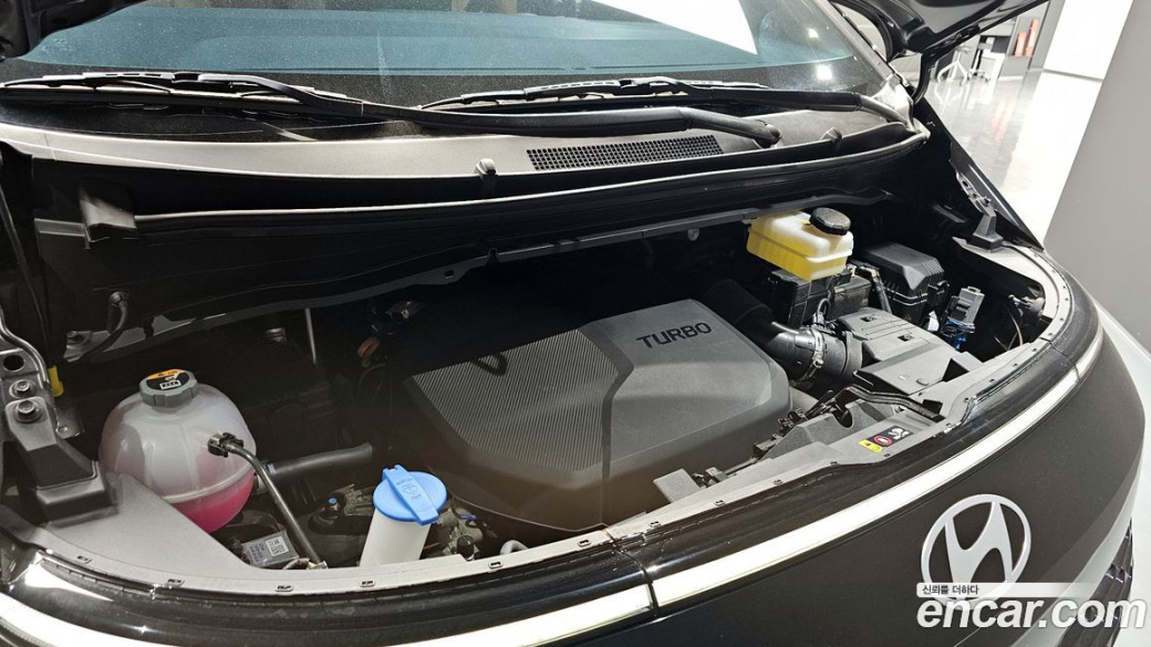 Hyundai Staria Cargo 5-Seater, 2025