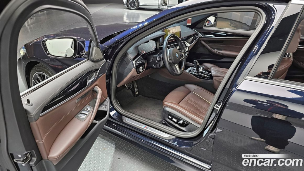 BMW 5-Series 530i M Sport Package, 2023
