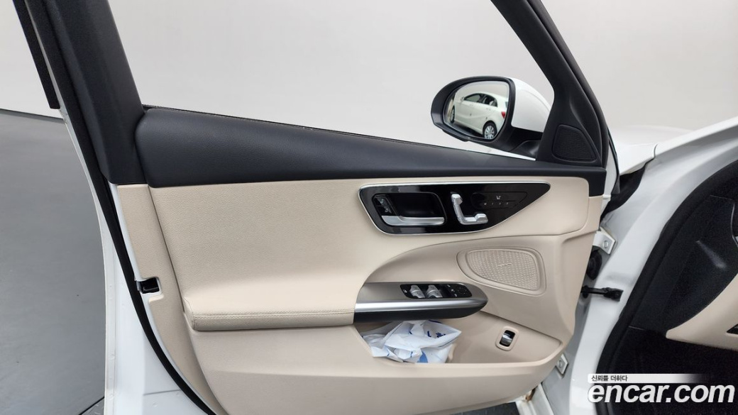 Mercedes-Benz C-Class C300 4MATIC Avantgarde, 2023