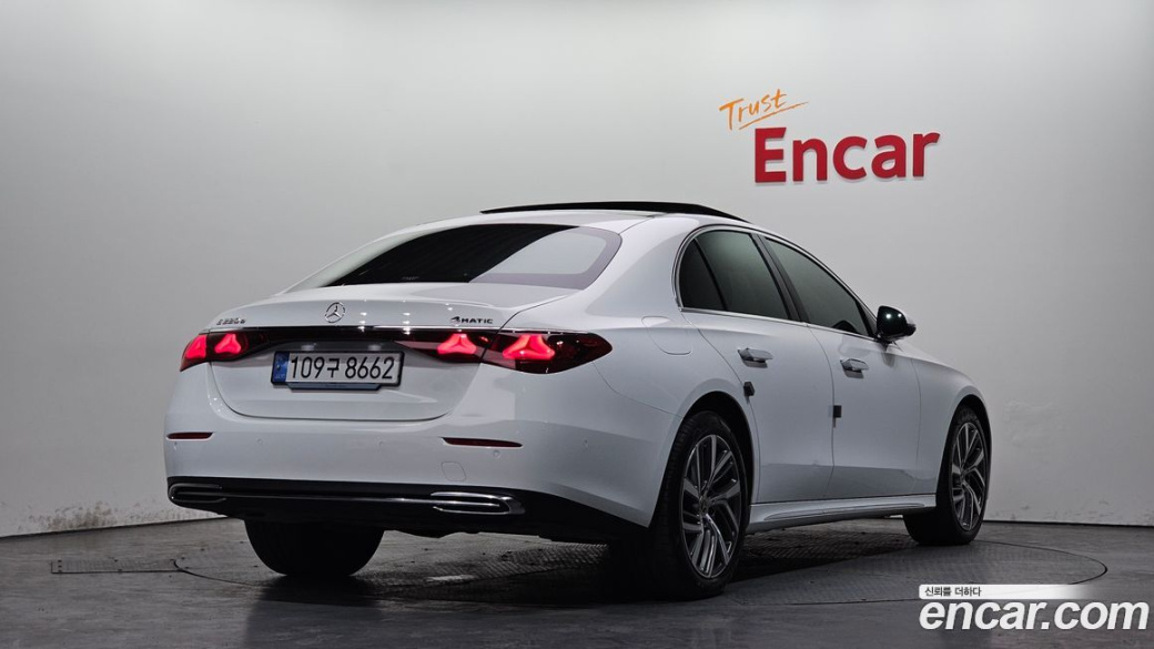 Mercedes-Benz E-Class E220d 4MATIC Exclusive, 2024
